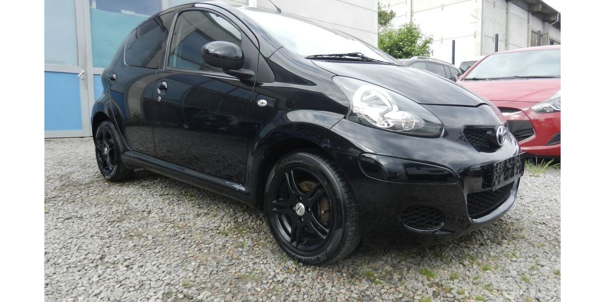 Toyota Aygo (X) 81.400 km 3.900 &euro; Regensburg 93057