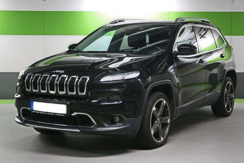 Jeep Cherokee 160.000 km 11.990 € Berlin-Tiergarten 10785