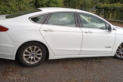 Ford Mondeo 179.950 km 8.400 € Glashütten 61479