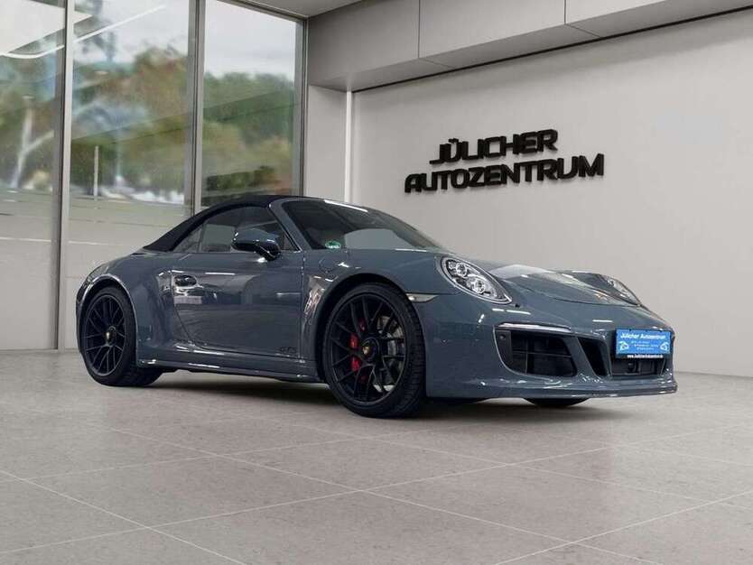 911