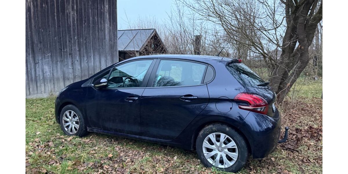 Peugeot 208 57.000 km 7.350 &euro; Germering 82110