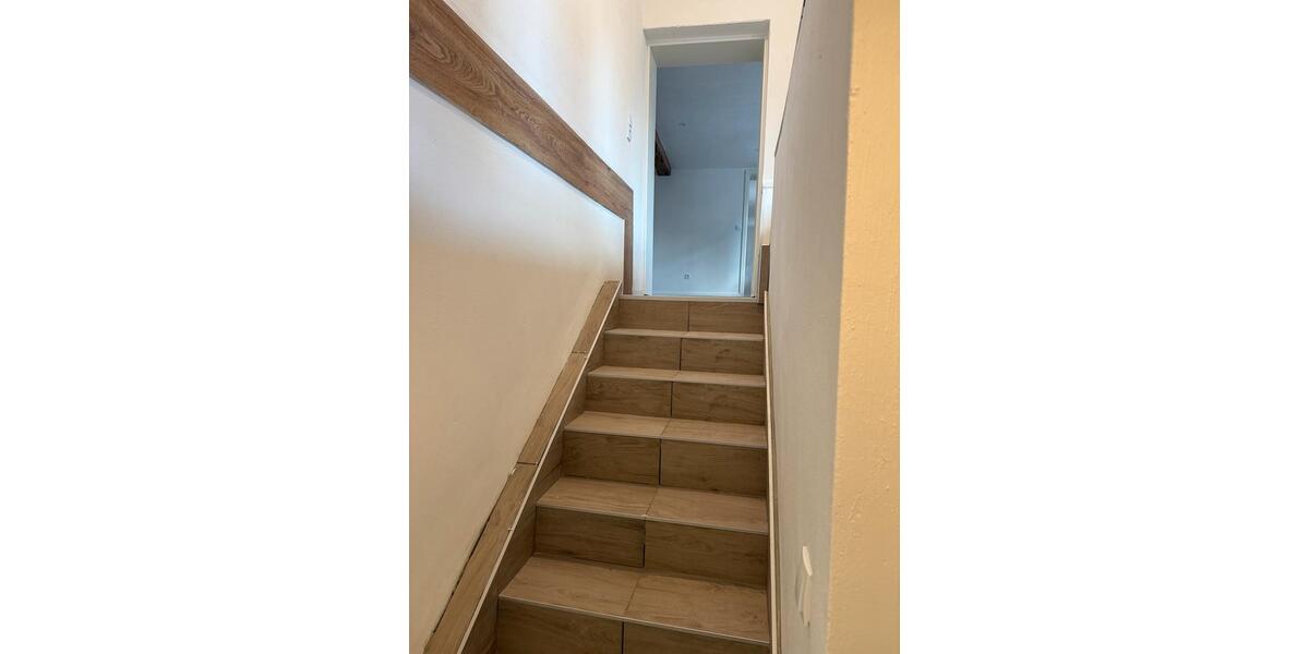 Etagenwohnung Schwalmstadt - 5 Zimmer, 145 m&sup2;, 950&euro; | Angebot:25298613