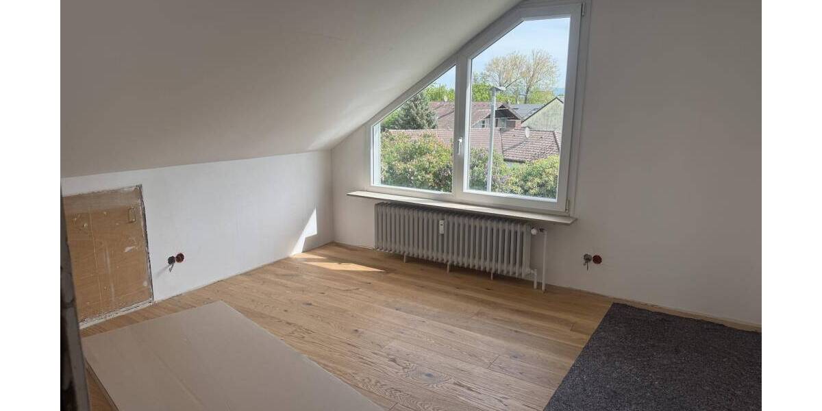 Etagenwohnung March-Holzhausen Holzhausen - 3 Zimmer, 81 m&sup2;, 1.050&euro; | Angebot:26378427