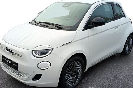 Fiat 500e 5.768 km 26.890 &euro; Itzehoe 25524