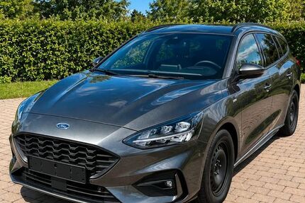 Ford Focus 93.500 km 12.450 &euro; Neumarkt 92318
