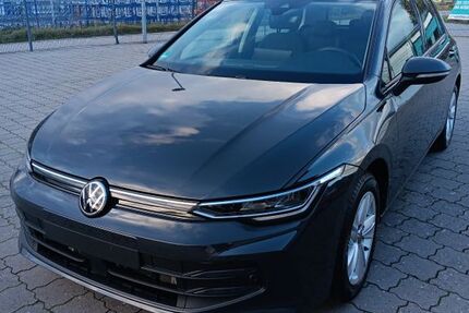 VW Golf 2.500 km 21.990 &euro; Bremen 28325