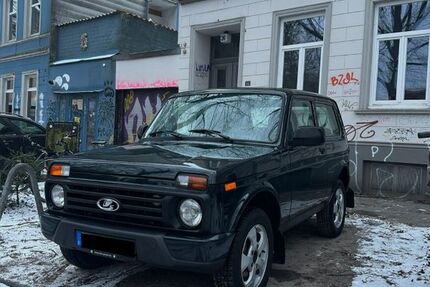 Lada Niva 50.000 km 12.000 &euro; Hamburg 22765