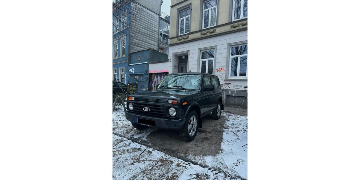 Lada Niva 50.000 km 12.000 &euro; Hamburg 22765