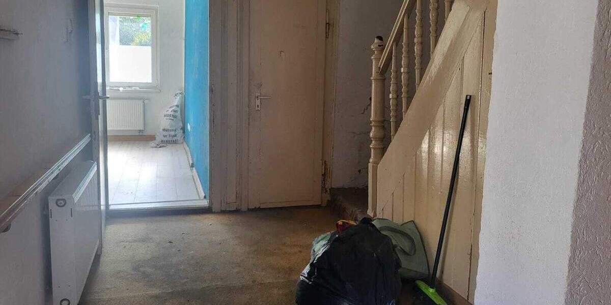 Doppelhaushälfte Neustadt bei Coburg Coburg - 4 Zimmer, 107 m&sup2;, 90.000&euro; | Angebot:25741901