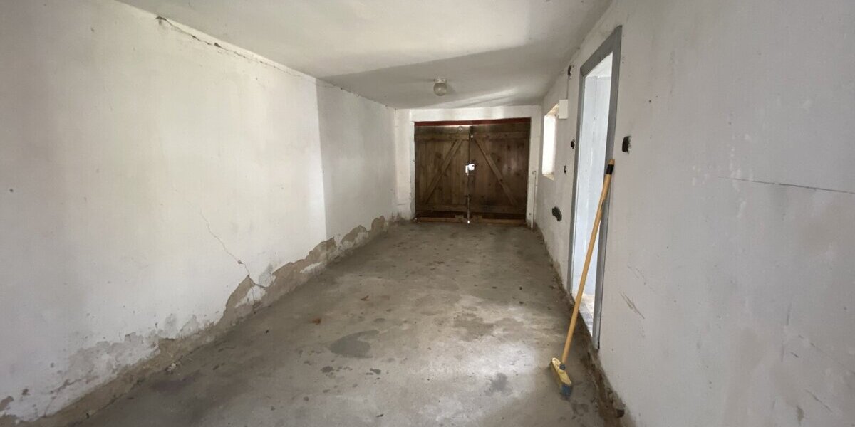 sanierungsbedürftiges Haus mit Garage und Nebengebäude günstig zu verkaufen - Einfamilienhaus Wittstock Sewekow | Angebot:25963874