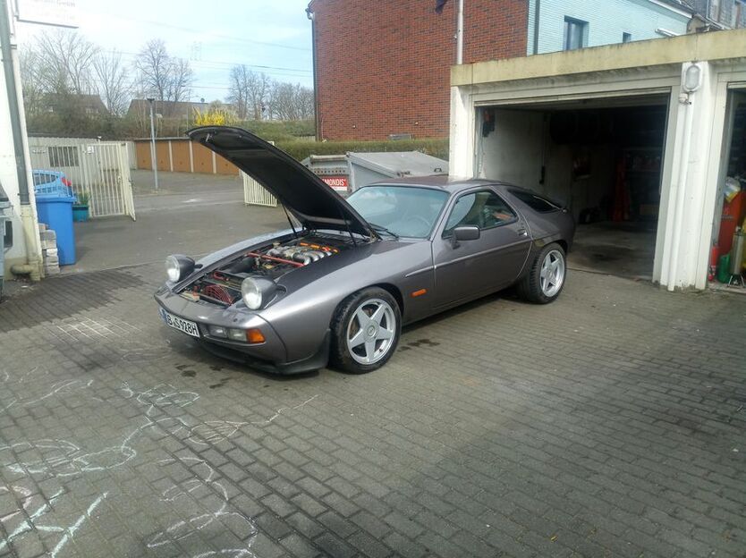 Porsche 928 290.635 km 25.900 € Oberhausen 46149