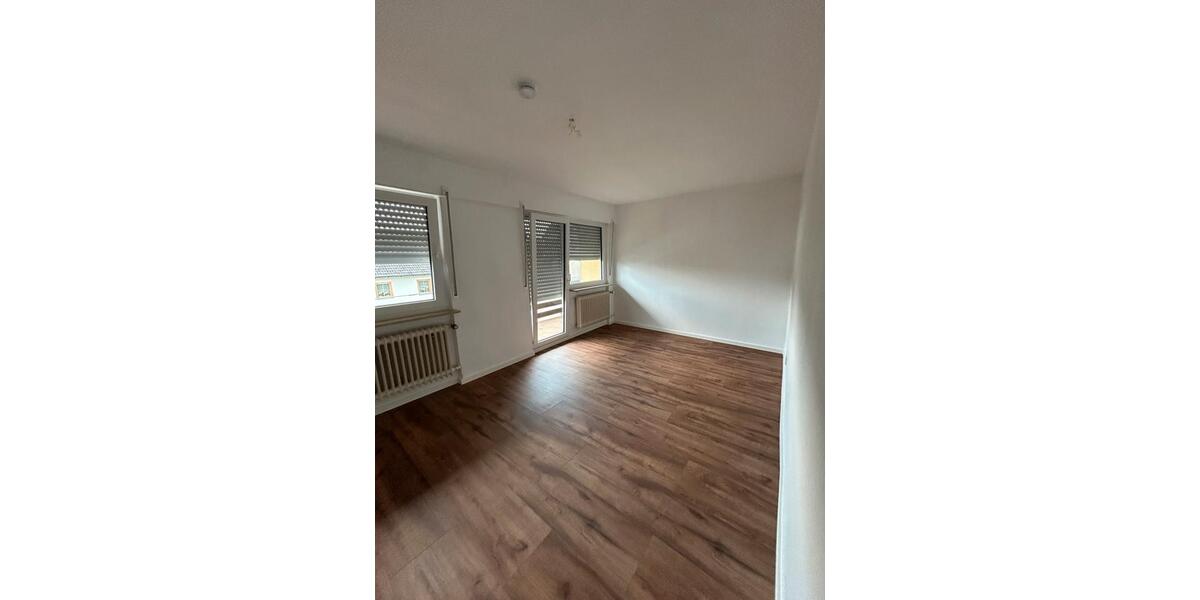 Etagenwohnung Mitteleschenbach - 5 Zimmer, 120 m&sup2;, 850&euro; | Angebot:26215565