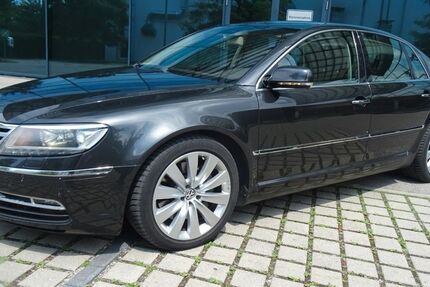 VW Phaeton 225.000 km 8.900 &euro; München 81249