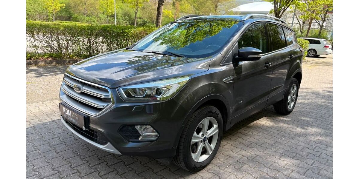 Ford Kuga 164.000 km 8.900 &euro; Aalen-Unterkochen 73432