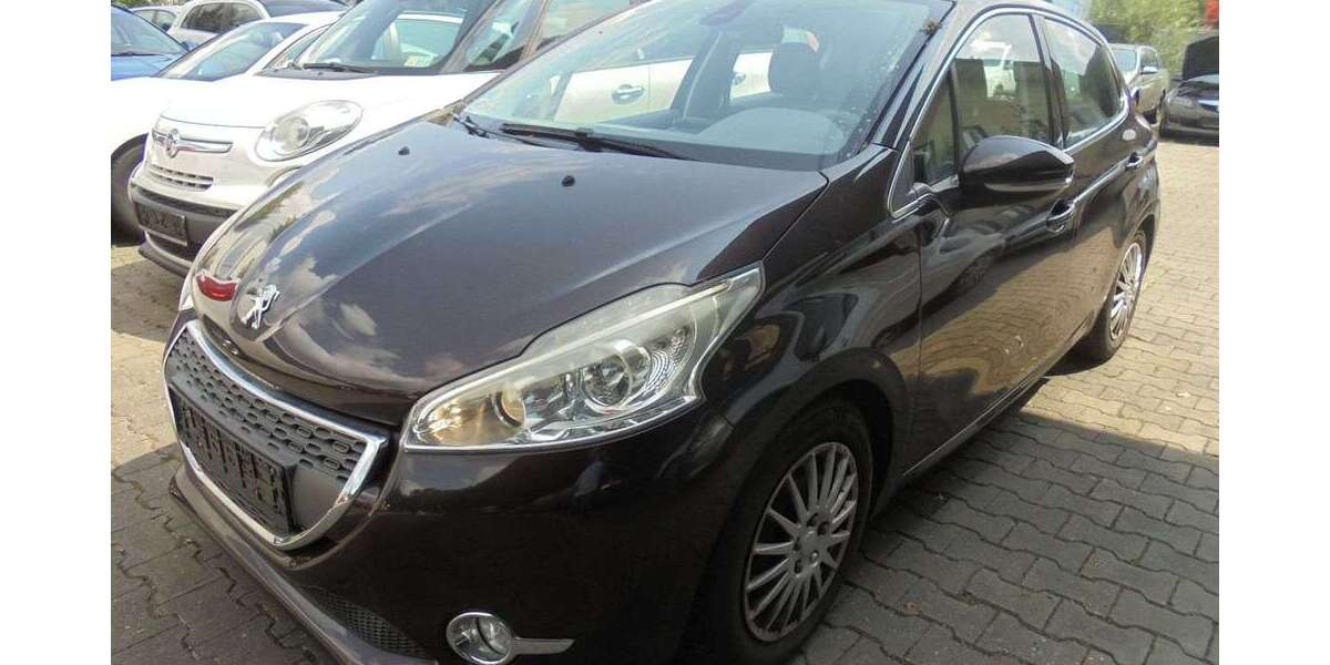 Peugeot 208 43.865 km 5.299 &euro; Regensburg 93055