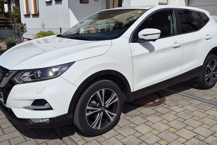 Nissan Qashqai 68.000 km 14.900 &euro; Karlsdorf-Neuthard 76689