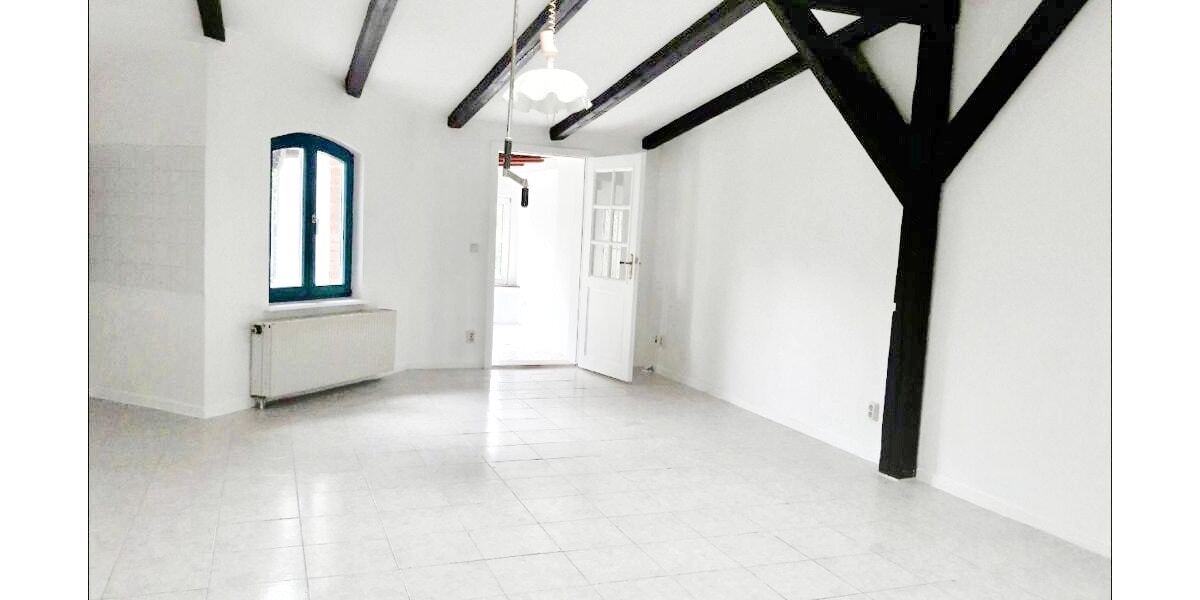 Unweit der Hochschule Anhalt - Mehrfamilienhaus - Schön gelegen 15 zimmer