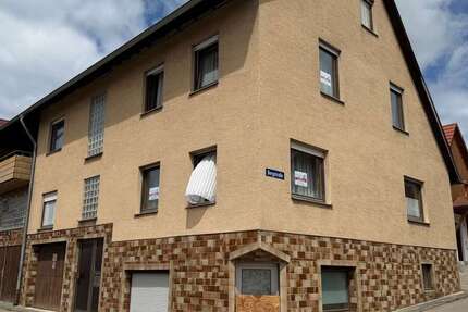 Haus Erkenbrechtsweiler - 8.5 Zimmer, 182 m&sup2;, 365.000&euro; | Angebot:26685334