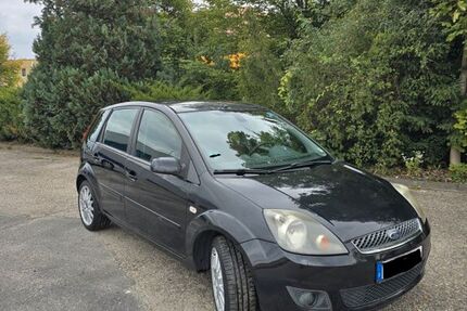 Ford Fiesta 275.630 km 1.000 € Regensburg 93053