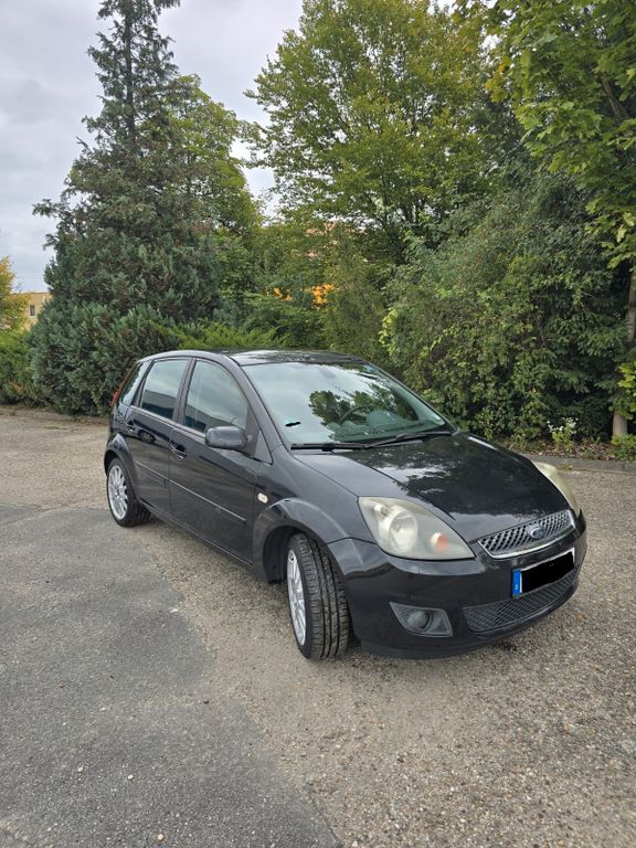 Ford Fiesta 275.630 km 1.000 € Regensburg 93053