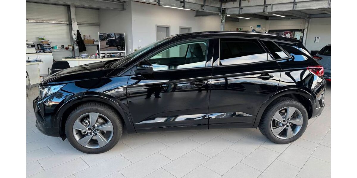 Opel Grandland (X) 10.321 km 24.870 &euro; Nidda 63667