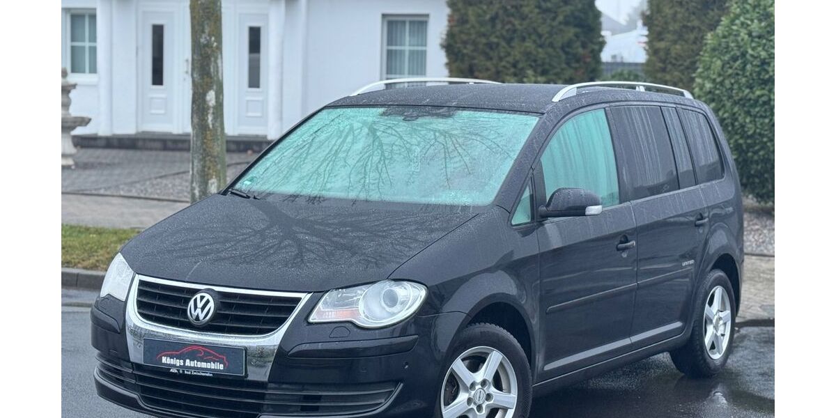 VW Touran 124.971 km 8.990 &euro; Jülich 52428