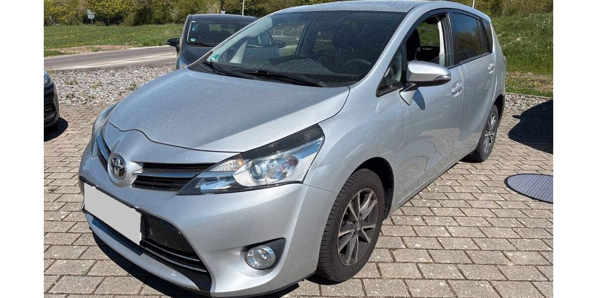 Toyota Verso 99.200 km 8.900 &euro; Muggensturm 76461
