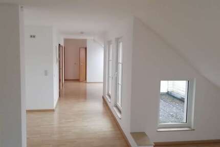 Wohnung zum Kaufen in Hoyerswerda 99.000 € 90 m² 3 zimmer