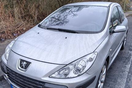 Peugeot 307 135.000 km 1.950 &euro; Essen 45357