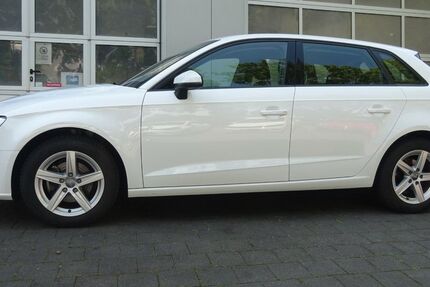 Audi A3 32.040 km 21.180 € Steißlingen 78256