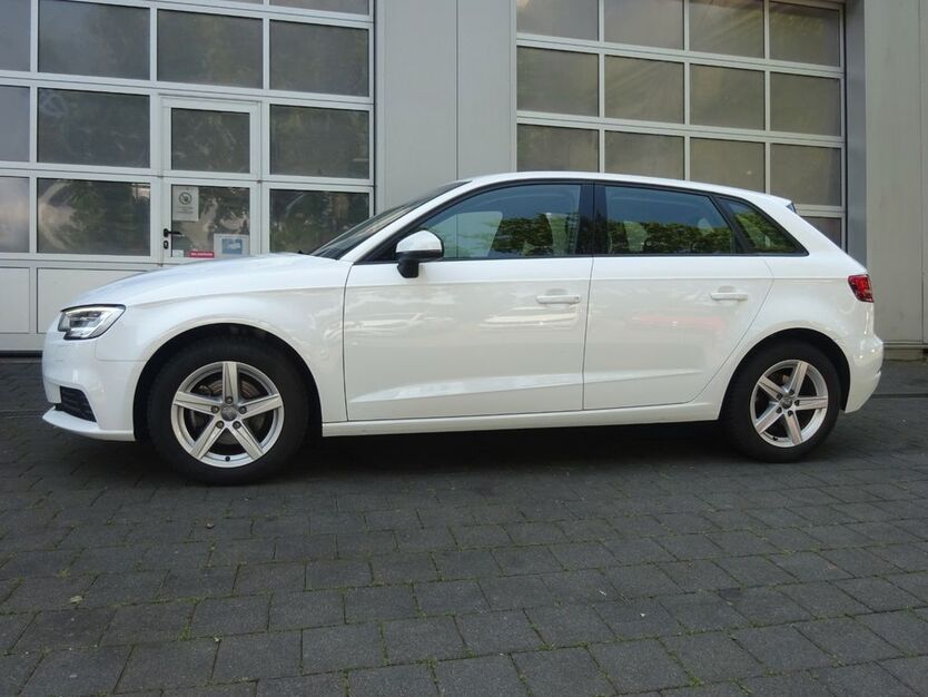 Audi A3 32.040 km 21.180 € Steißlingen 78256