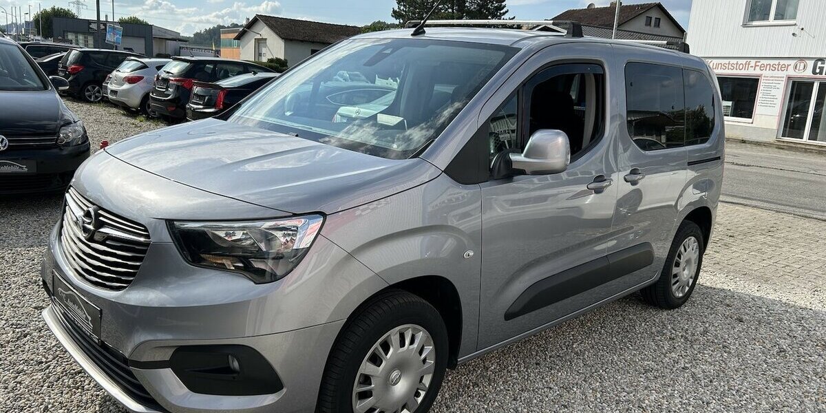 Opel Combo 1.2i Edition 1.HAND Tempomat DAB PDC 54.200 km 15.500 &euro; Altdorf 84032