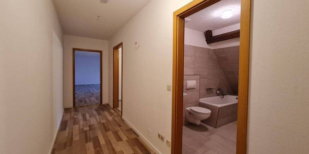 Zimmer Löbau Altlöbau - 2 Zimmer, 76 m&sup2;, 456&euro; | Angebot:26319645