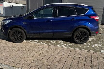 Ford Kuga 133.000 km 10.850 € Fluorn-Winzeln 78737