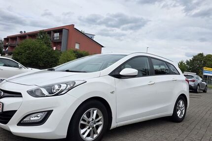Hyundai i30 143.000 km 5.500 &euro; Rosdorf 37124
