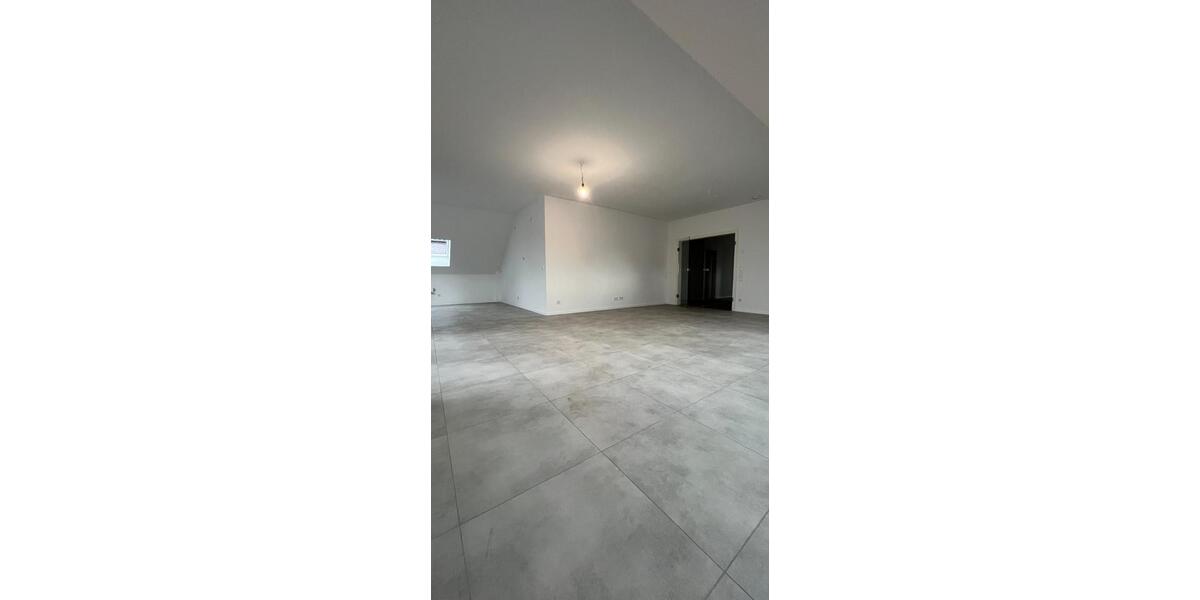 Dachgeschoßwohnung Edewecht - 5 Zimmer, 158 m&sup2;, 1.820&euro; | Angebot:25305525