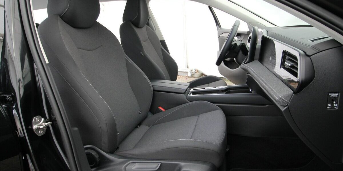 VW Passat Variant 1.5 eTSI 7-DSG LED+KAMERA+WINTER 35.987 km 26.900 &euro; Hagenow 19230