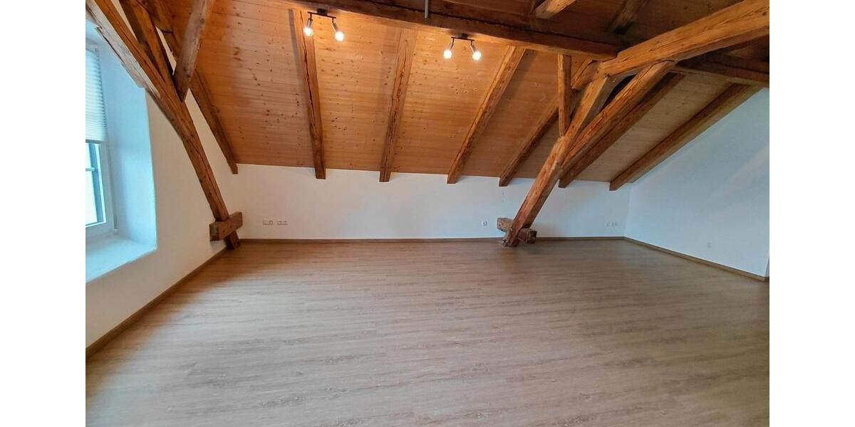 Dachgeschoßwohnung Jandelsbrunn - 4 Zimmer, 129 m&sup2;, 820&euro; | Angebot:26067068