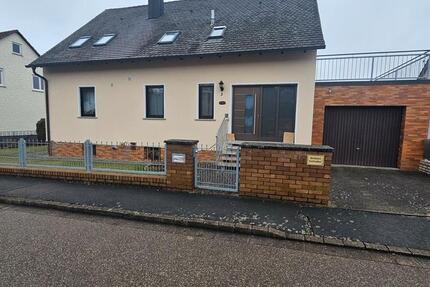 Haus Abenberg - 6 Zimmer, 160 m&sup2;, 2.000&euro; | Angebot:24573117