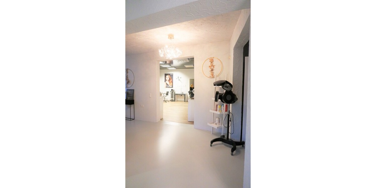 ~~ MODERNE GEWERBEFLÄCHE IN TOP LAGE MIT BUSVERBINDUNG VOR DER TÜR ~~ 2 zimmer