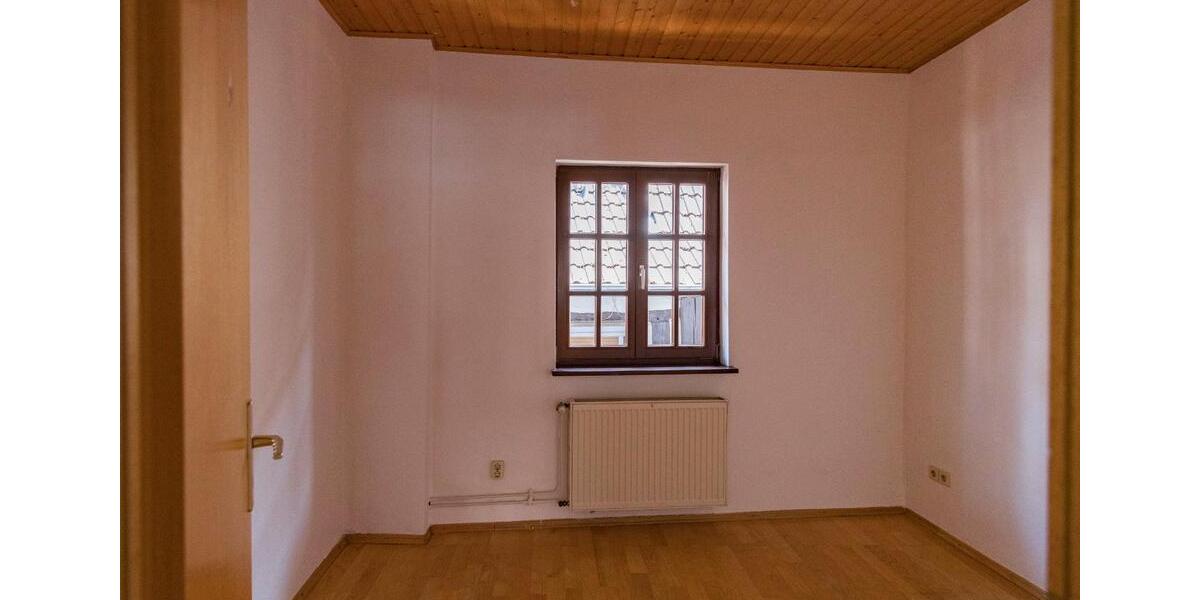 Etagenwohnung Steinau an der Straße - 3 Zimmer, 89 m&sup2;, 750&euro; | Angebot:26598376