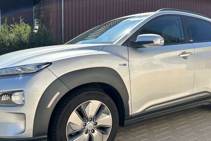 Hyundai KONA Elektro 33.120 km 21.800 &euro; Battenberg 35088