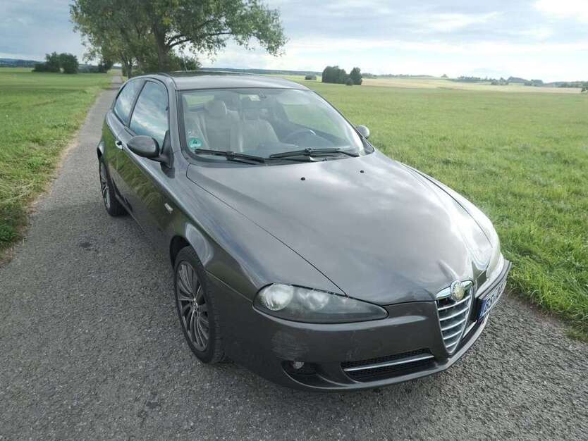 Alfa Romeo 147 251.000 km 2.399 € Wolfsburg 38444
