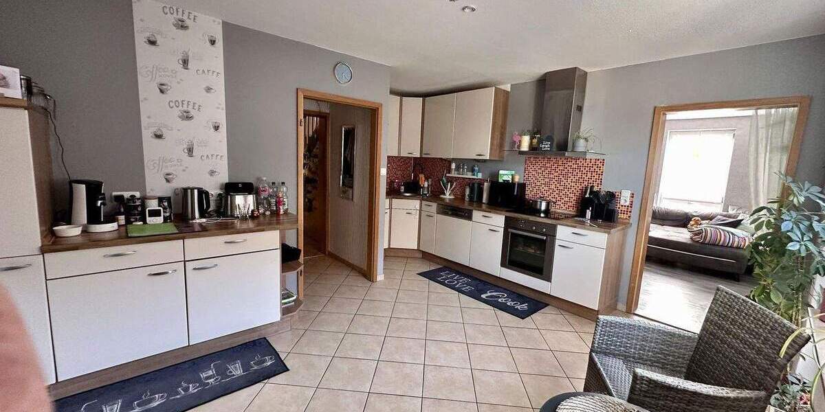 Einfamilienhaus Wolfhagen Istha - 7 Zimmer, 200 m&sup2;, 1.150&euro; | Angebot:25711112