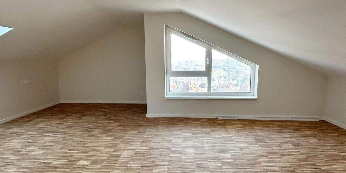 Einfamilienhaus Esslingen am Neckar Sulzgries - 6 Zimmer, 260 m&sup2;, 3.420&euro; | Angebot:25746482