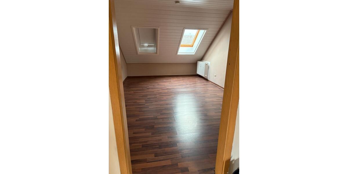 Dachgeschoßwohnung Bretzenheim - 2 Zimmer, 67 m&sup2;, 155.000&euro; | Angebot:27108683