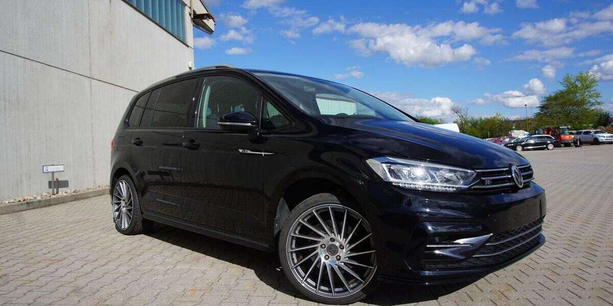 VW Touran 129.978 km 14.895 &euro; Parkstetten 94365