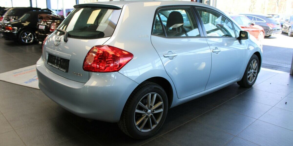 Toyota Auris 1.4 VVT-i Team - Klima - TÜV 02/28 - 70.835 km 5.980 &euro; Euskirchen 53881