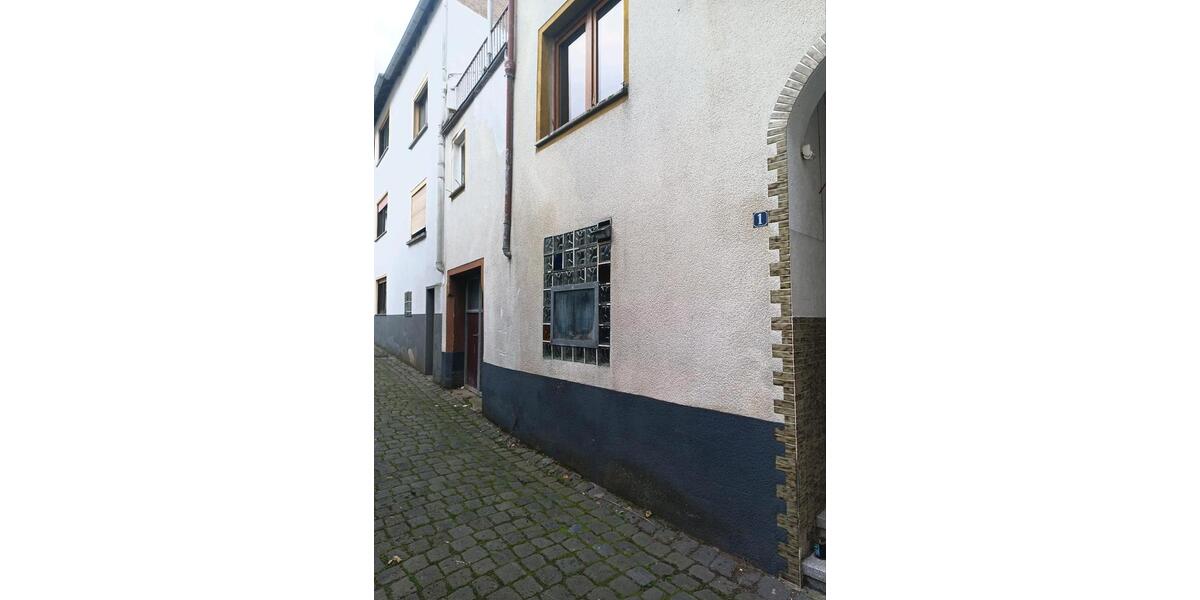 Einfamilienhaus Bullay - 7 Zimmer, 100 m&sup2;, 175.000&euro; | Angebot:24272390