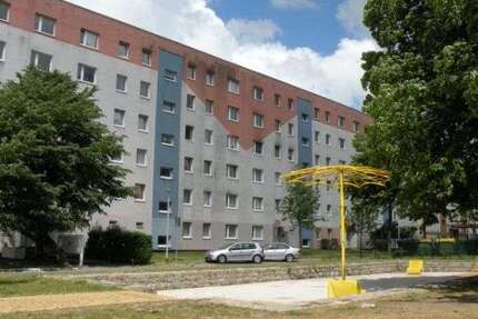 Wohnung zum Mieten in Stralsund 372,63 € 67.75 m² 4 zimmer